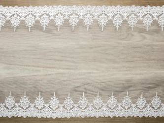Koronka, złamana biel, 0,45 x 9m (1 szt. / 9 mb.)